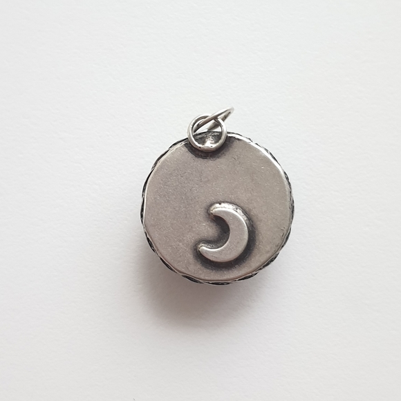 Labradorite Pendant - Picture 4 of 5